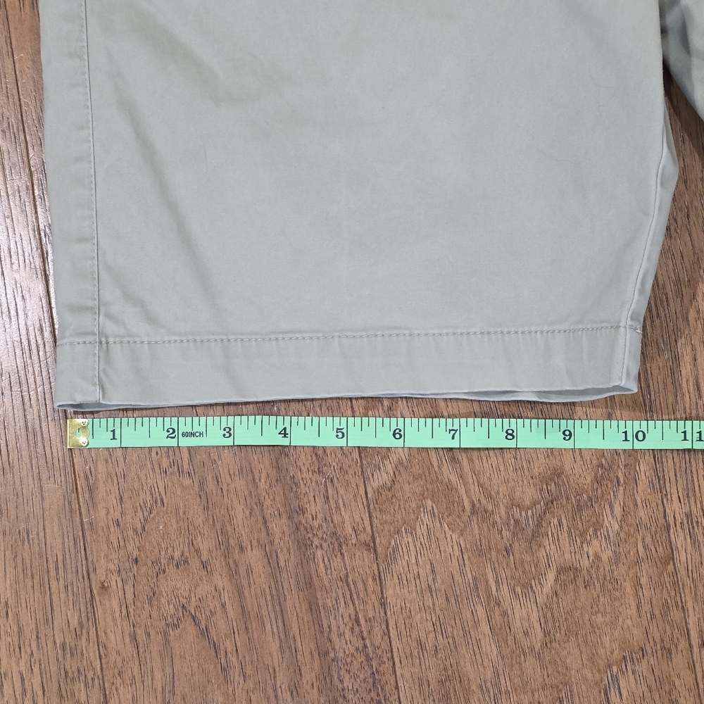 Tommy Bahama Classic Flat Front Stretch Casual Khaki Shorts 10 Inch Inseam. 34 - Picture 10 of 10